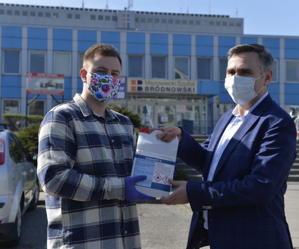 Przekazali sprzęt ochronny wart 100 tys. zł. szpitalowi Bródnowskiemu. 