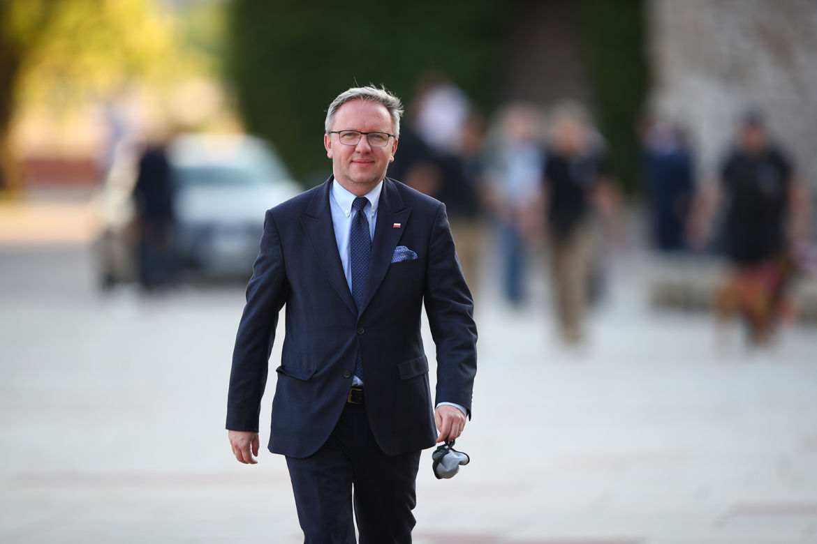 Prezes PiS na Wawelu z rodziną. Hołd Kaczyńskim oddali też Morawiecki i Szydło