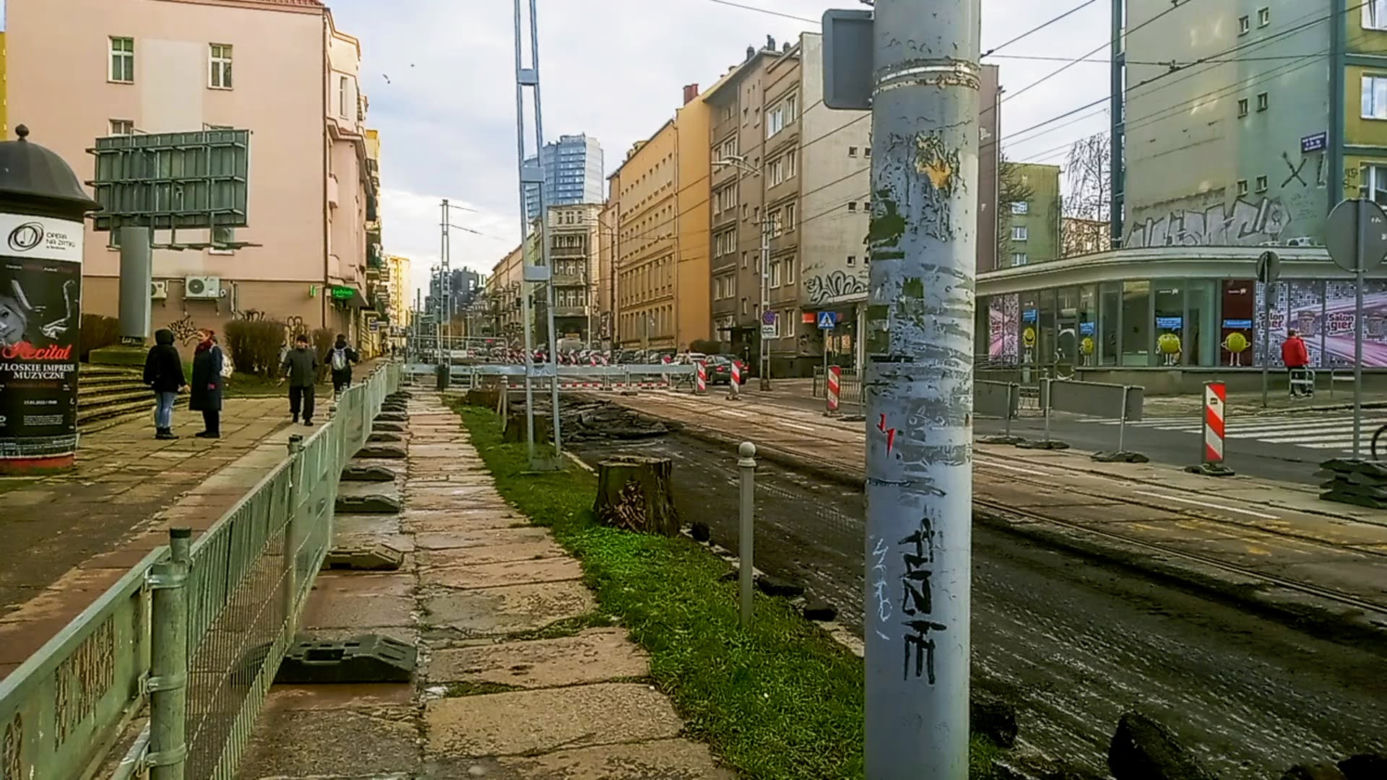 Aleja Wyzwolenia częściowo nieprzejezdna