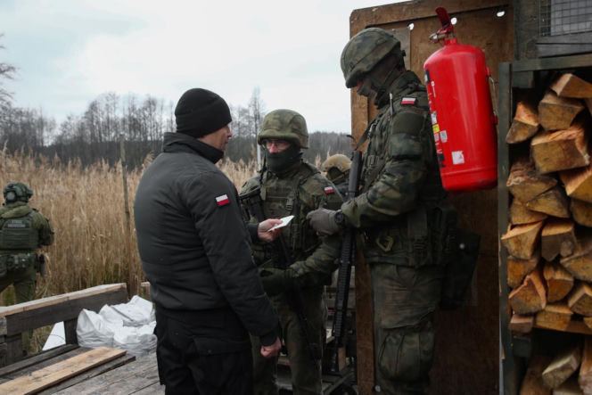 Prezydent RP Karol Nawrocki podczas spotkania świątecznego z żołnierzami