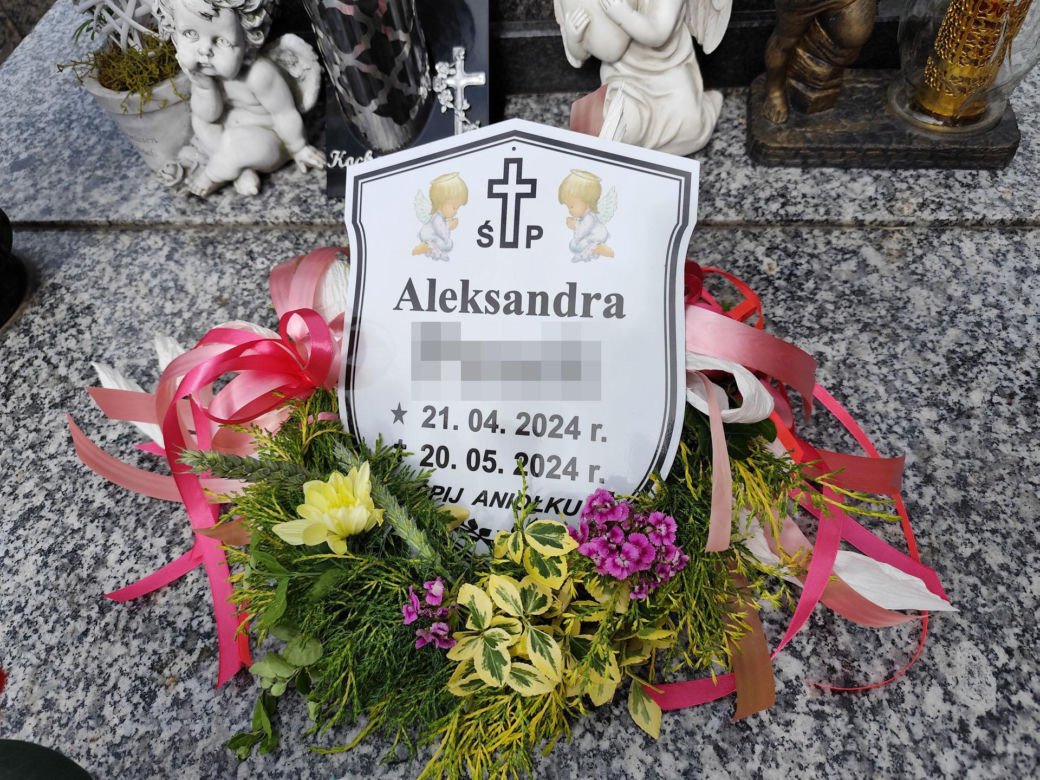  Grób maleńkiej Oli