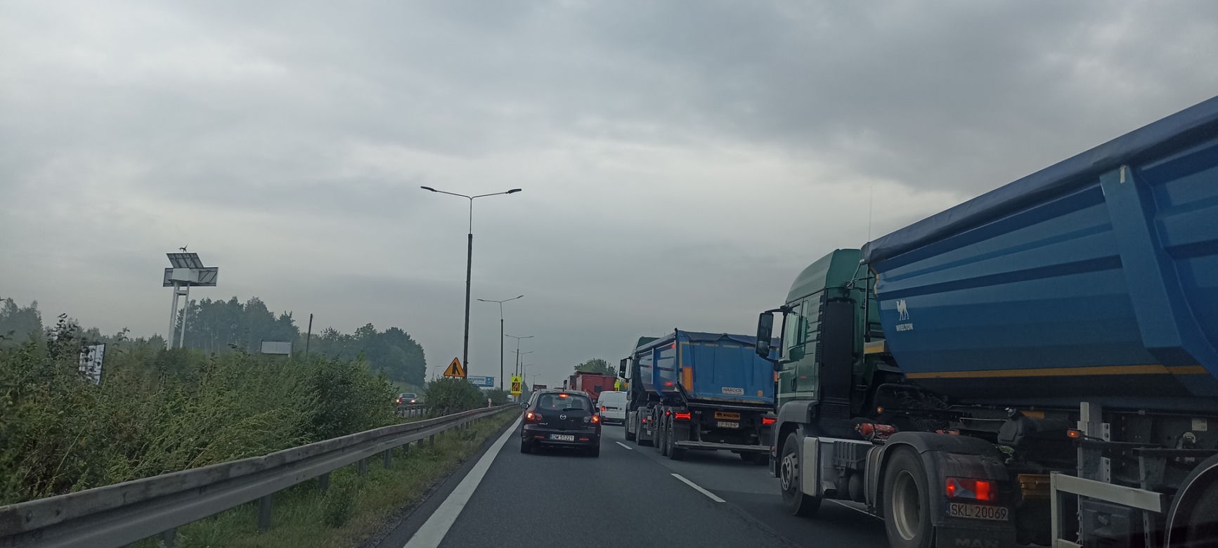 Trasa DK 86 stoi w korku