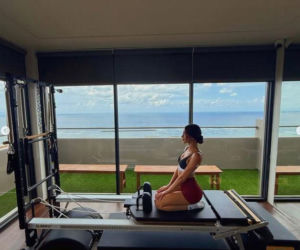 Roksana Węgiel-Mglej rozciąga się w Dubaju