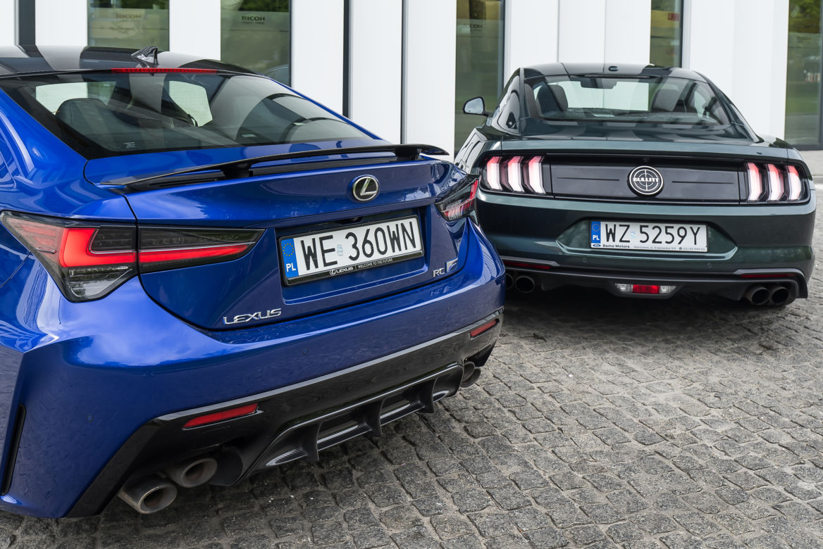 Lexus RC F Carbon 5.0 V8 vs. Ford Mustang Bullitt 5.0 V8