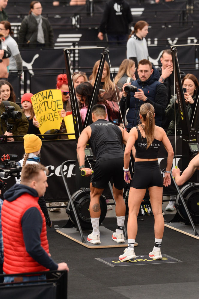 Anna Lewandowska z przystojnym Latynosem na zawodach Hyrox