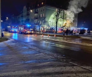 Brzeg: Pożar, śmierć w domu i EWAKUACJA mieszkańców! [ZDJĘCIA]