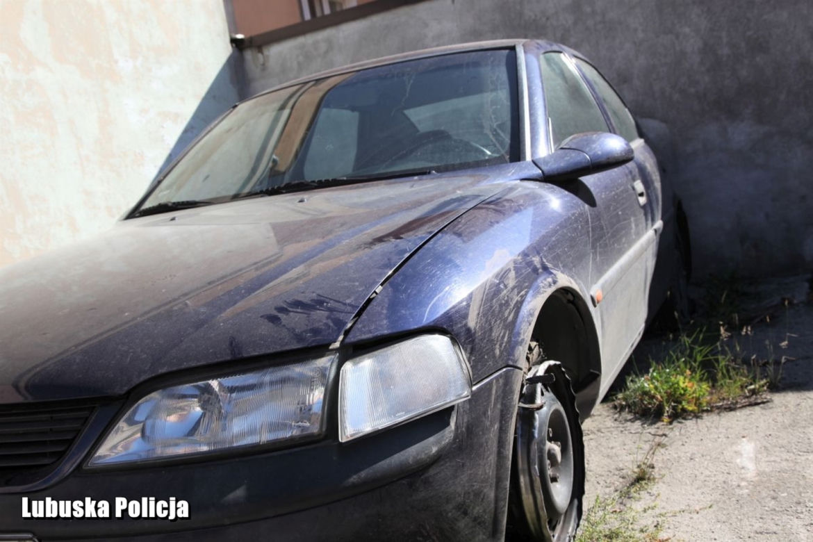 Pijany kierowca chciał rozjechać policjantów, padły strzały