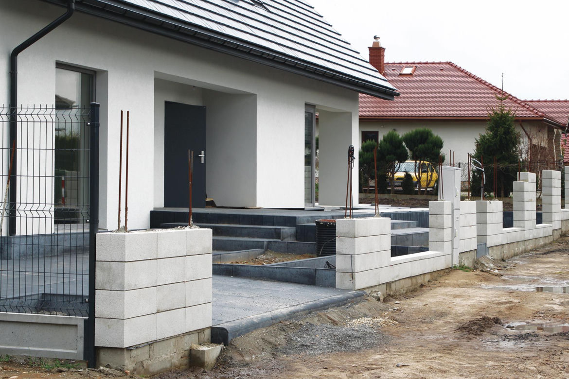 Jaki fundament pod bloczki ogrodzeniowe