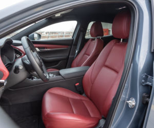 Toyota Corolla 2.0 Hybrid Dynamic Force 184 KM e-CVT vs Mazda 3 Skyactiv-X 180 KM 6MT AWD