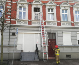 Bydgoszcz. Kobieta z dwójką dzieci była uwięziona w mieszkaniu! Błagała o pomoc [ZDJĘCIA]