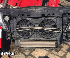 Namierzony skradziony bus już stał częściowo rozebrany