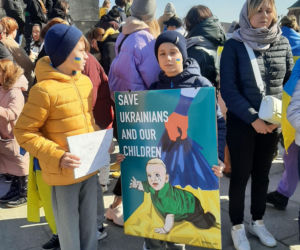 Świecie, pomóż naszym dzieciom. Protest matek z Ukrainy przeszedł przez Warszawę