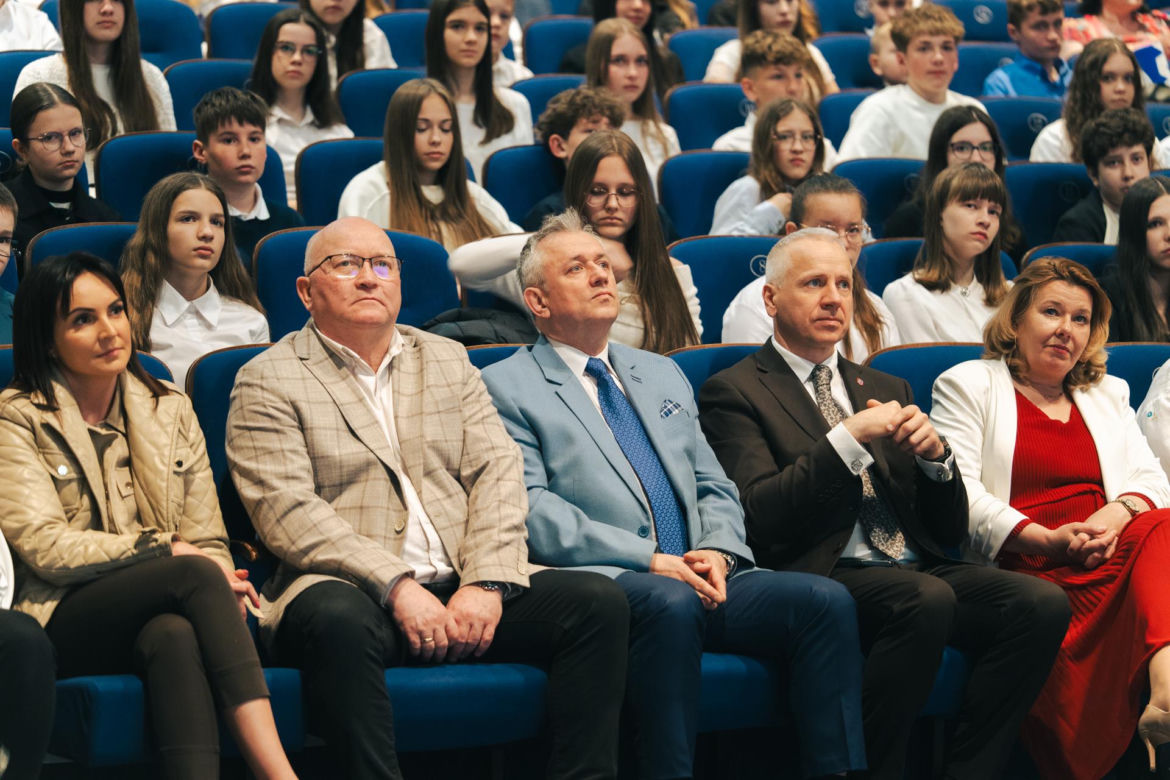 Najzdolniejsi uczniowie odebrali stypendia Prezydenta Miasta Siedlce