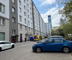 Kobieta wypadła z szóstego piętra. Zginęła na miejscu