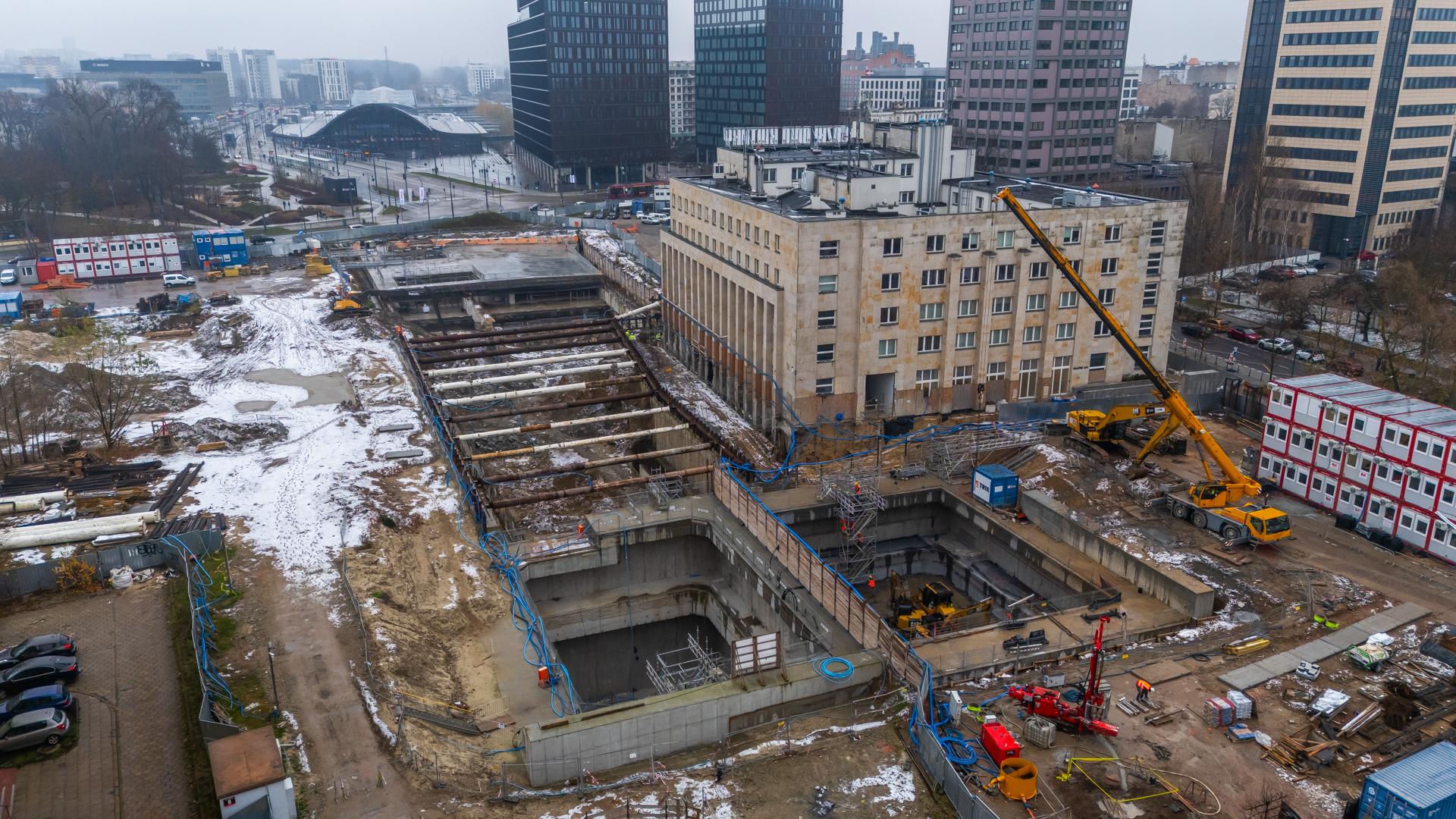 Łódzki Dom Kultury - wciąż jest częścią placu budowy