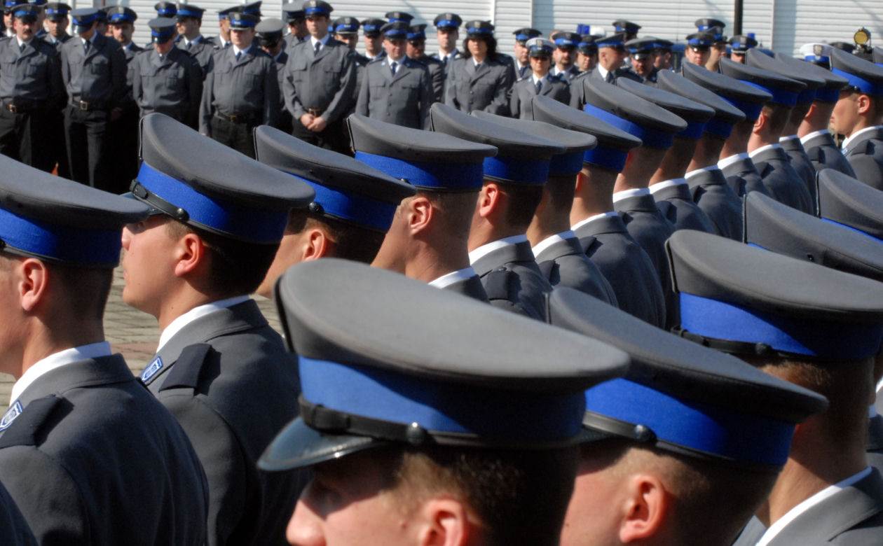 Koszmarna strzelanina w Sieradzu. Strażnik więzienny zabił trzech policjantów. Mija 15 lat od tragedii 