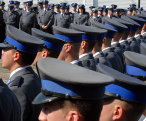 Koszmarna strzelanina w Sieradzu. Strażnik więzienny zabił trzech policjantów. Mija 15 lat od tragedii 