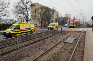 Pasażer zmarł w tramwaju na Ochocie. Na miejscu pracowały służby