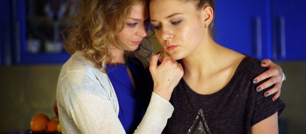 M jak miłość odc. 1004. Anna (Tamara Arciuch), Ula (Iga Krefft)