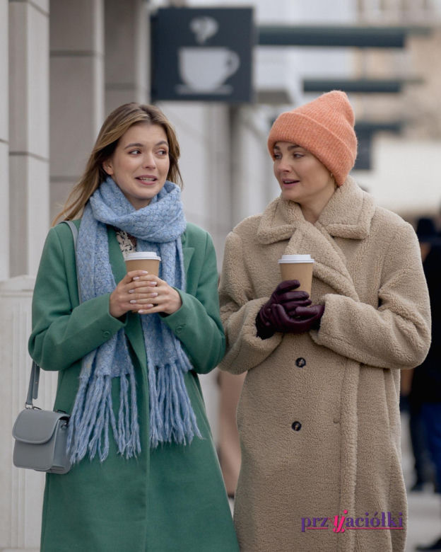 Przyjaciółki 23 sezon. Inga (Małgorzata Socha), Hania (Maja Szopa)