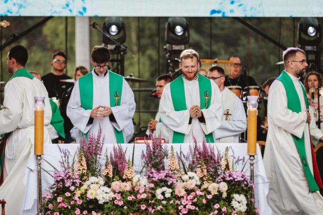 Największy chrześcijański festiwal trwa