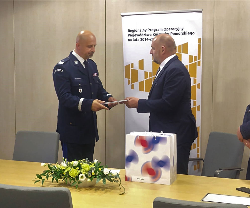 Będzie wygodnie i bezpiecznie. Policyjne psy w kujawsko-pomorskim będą podróżowały nowymi wozami