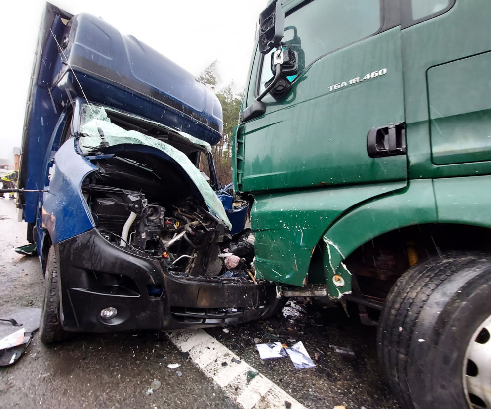 Wypadek na S1 w Mierzęcicach. Nie żyją dwie osoby