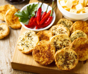 Greckie ciasteczka serowe – miękkie, pachnące i gotowe w kilka chwil. Przepis prosto z Grecji