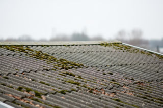 Azbest w Ostrowie. Kiedy trzeba go zgłosić, by uniknąć kary?