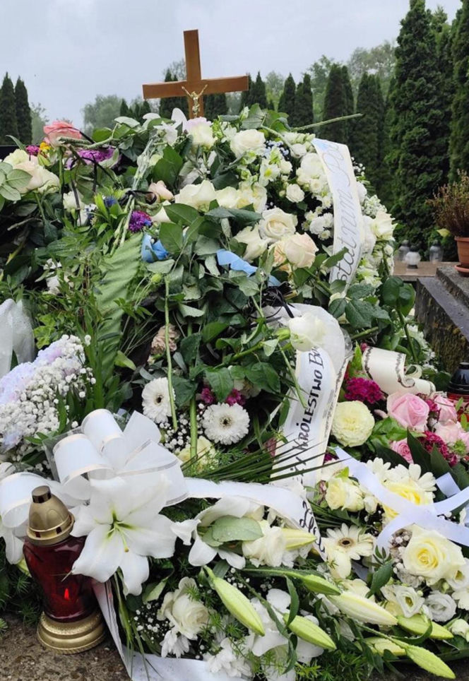 Tragedia 12-letniej Eli poruszyła całą Polskę! Odnalezioną dziewczynkę pożegnali najbliżsi