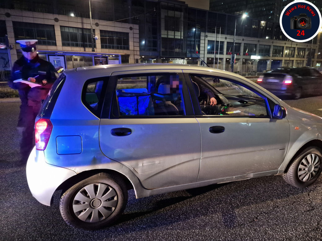 Wielki pościg w Warszawie. Naćpany Ukrainiec potrącił policjanta i rzucił się do ucieczki. „Przewiózł funkcjonariusza na masce kilkadziesiąt metrów”