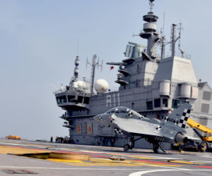 Indyjski lotniskowiec rusza na pomoc Sri Lance. Dramatyczna walka z żywiołem