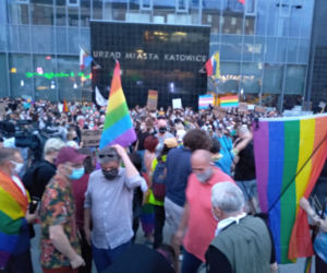 Kolorowy tłum manifestował w Katowicach. Wszystkich nas nie zamkniecie [ZDJĘCIA]