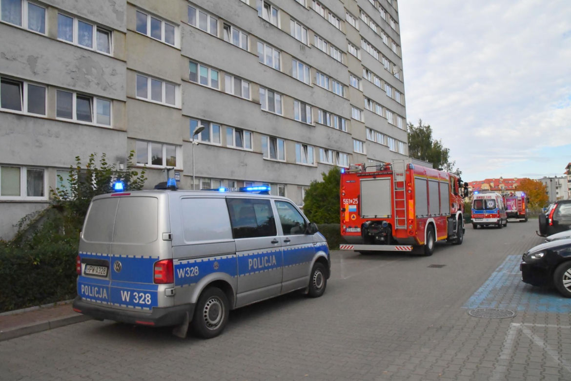 Wypadek w Świnoujściu. Mężczyzna wypadł z okna