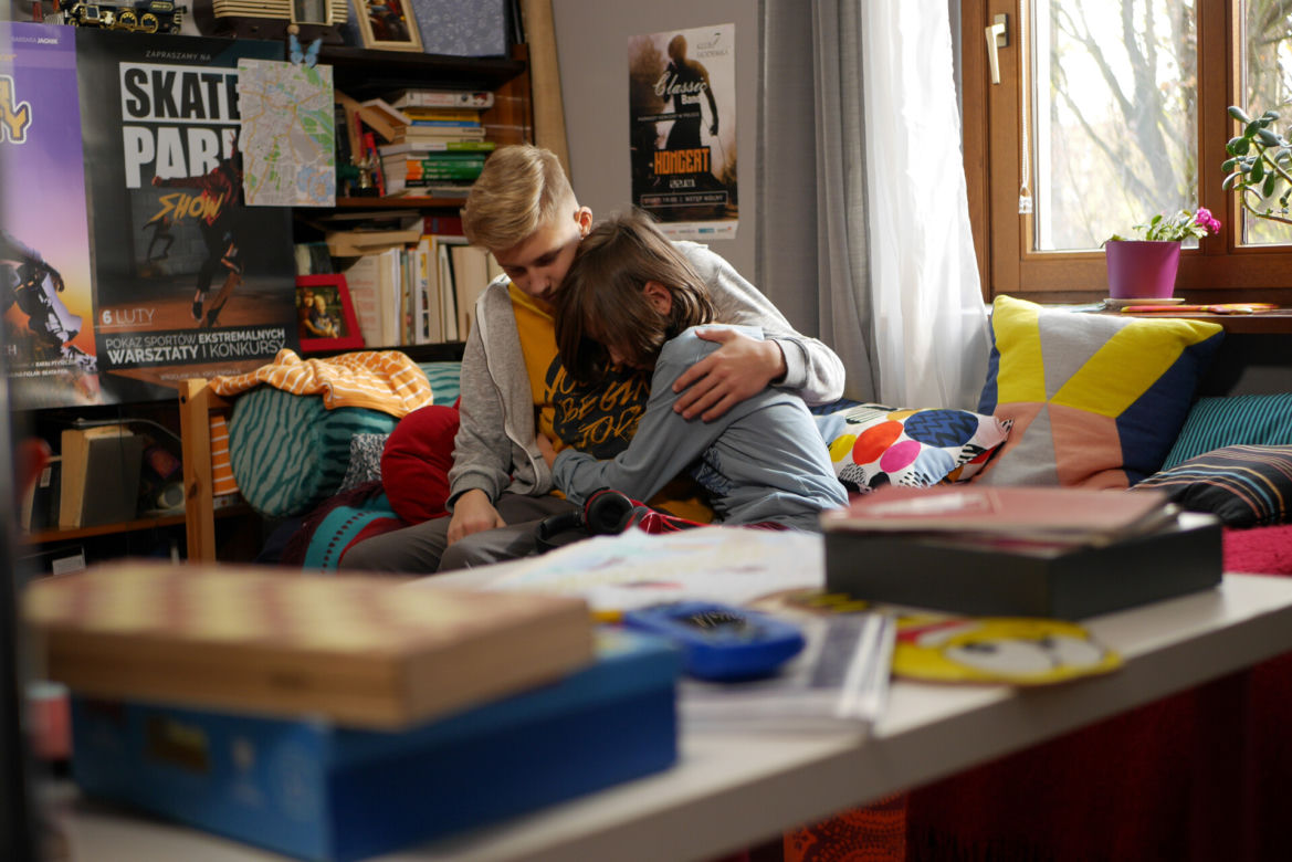 Pierwsza miłość. Tomek (Oskar Wojciechowski), Maciek (Joachim Olko)