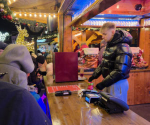 Miasto rozbłysło świąteczną magią! Tłumy na wielkim otwarciu Bydgoskiego Jarmarku Świątecznego