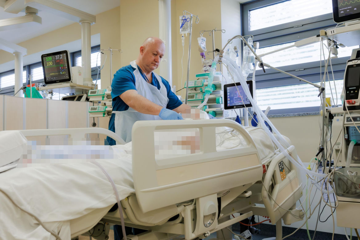 Lubelski szpital ma pierwszy w Polsce aparat do mikrodializy mózgu. To większe szanse dla pacjentów [GALERIA]