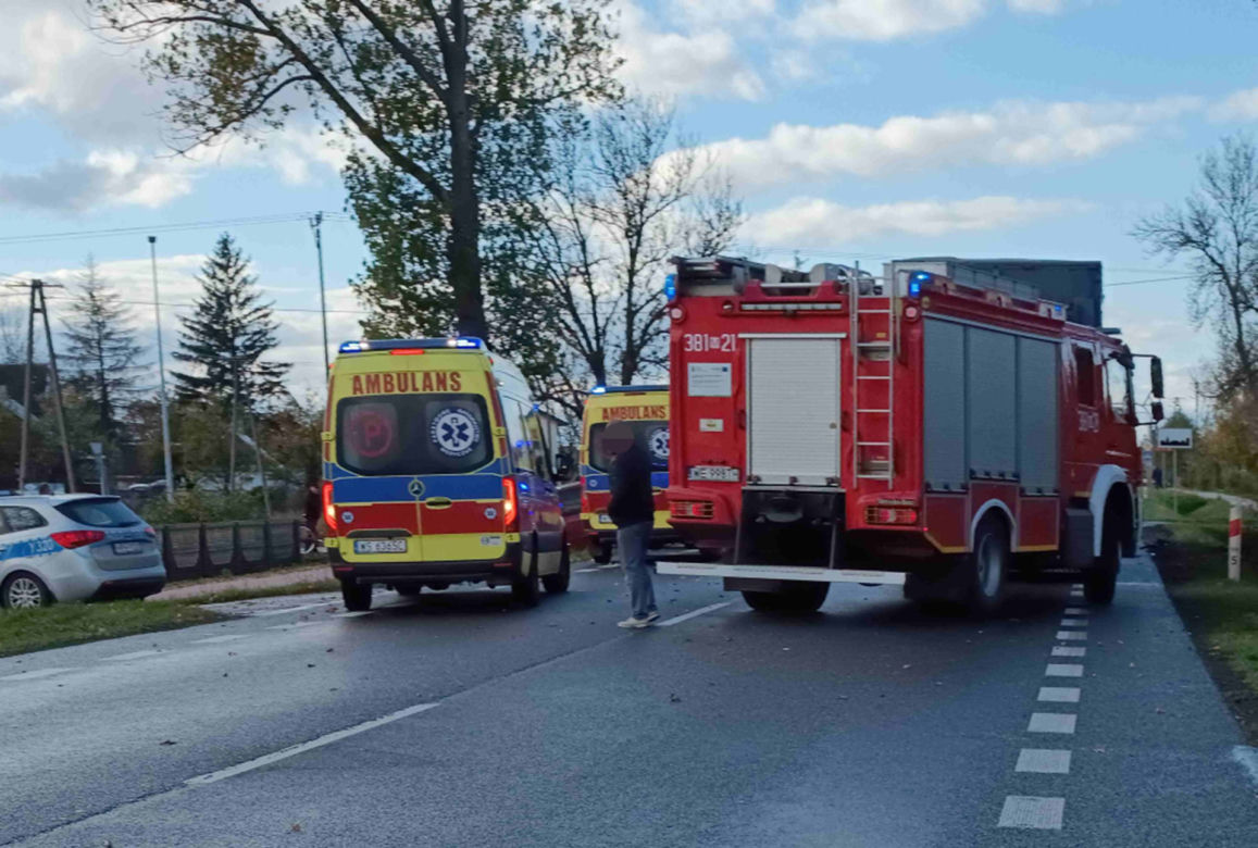 Koszmarny wypadek pod Siedlcami. Tir staranował dwie osobówki. Troje dzieci trafiło do szpitala!