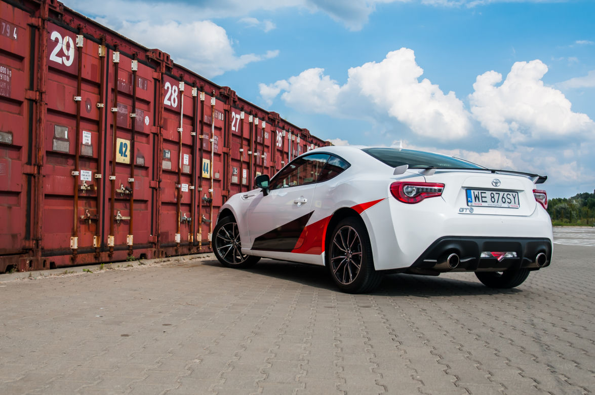 Toyota GT86 2.0 Boxer 200 KM 6MT 