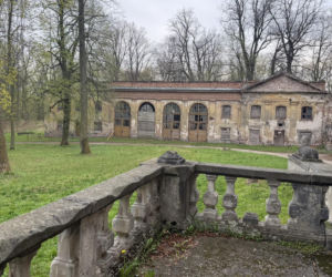 Pałac w Pilicy, wspaniała rezydencja która od dekad popada w ruinę