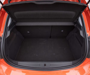 Peugeot 208 Allure vs Opel Corsa Elegance