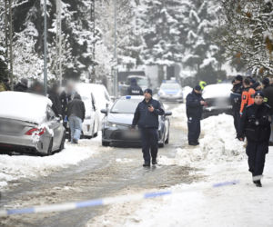 Makabra w Warszawie. Dwa ciała w mieszkaniu, nie oszczędził nawet psów. Nieoficjalnie: zabił rodziców