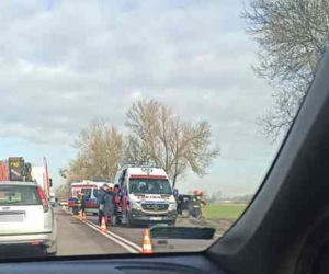 Dziękonie. Zderzenie dacii z toyotą, dwie osoby ranne [ZDJĘCIA]