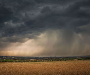Sfotografował chmury burzowe na Podkarpaciu. Efekt jest piorunujący!