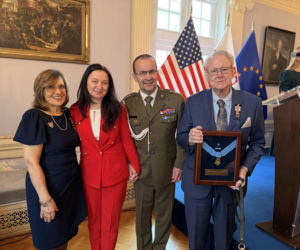 Odebrali amerykański medal i polski order za najwyższą ofiarę swojego syna. „Polska pomogła nam przez to wszystko przejść”