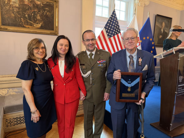 Odebrali amerykański medal i polski order za najwyższą ofiarę swojego syna. „Polska pomogła nam przez to wszystko przejść”