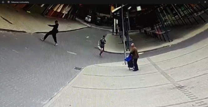 W kilkadziesiąt sekund zabił pana Franciszka. Wstrząsający film z targu w Rawie Mazowieckiej