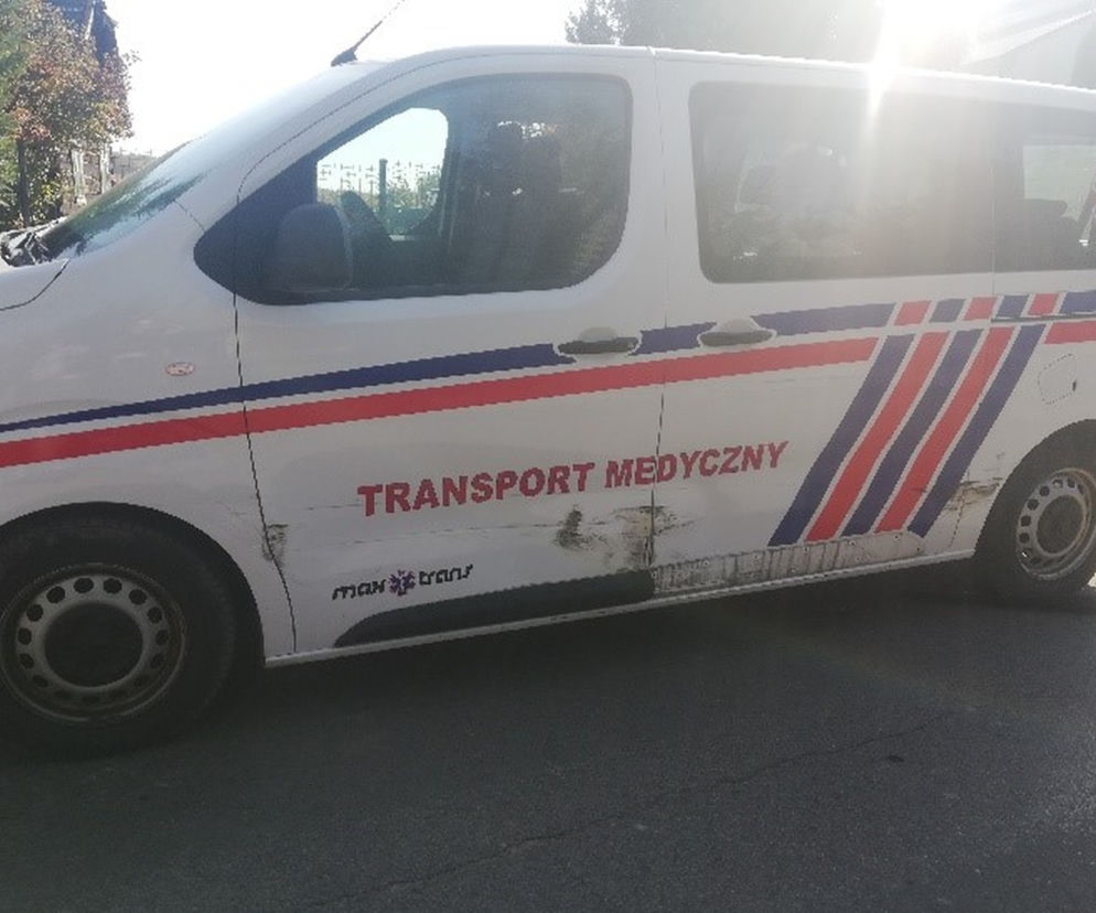 Uszkodzona karetka pogotowia