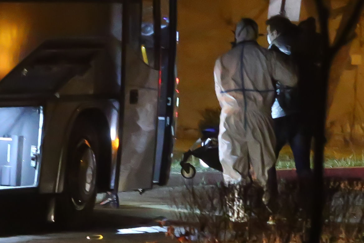 Polacy z miasta śmierci pod ścisłym nadzorem. Koronawirus