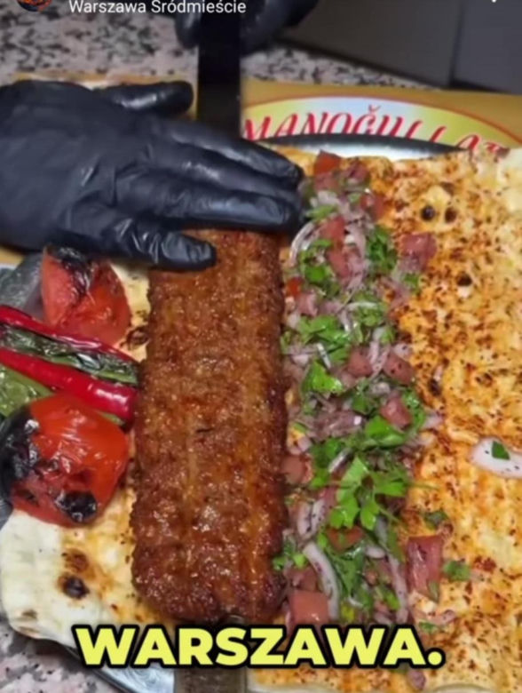 Gigantyczny kebab, którego podobno można zjeść w Warszawie